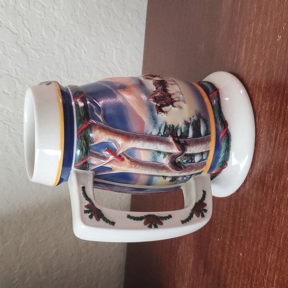 VTG 2000 Budweiser Holiday Collectible Stein “Holidays in the mountains" - Picture 4 of 10
